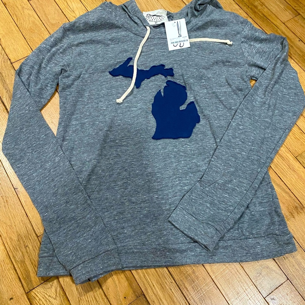 Unknown Brand Women's Gray Pullover Hoodie with Navy Michigan Graphic
